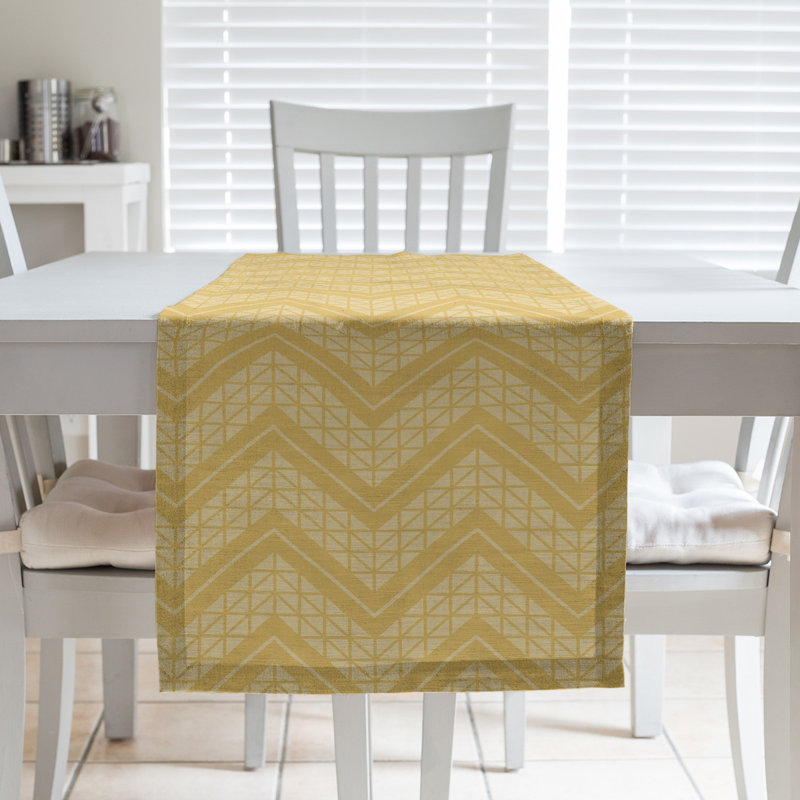 Chemin de table à chevrons à la main classic Stephenie, 16 po x 72 po, Jaune clair