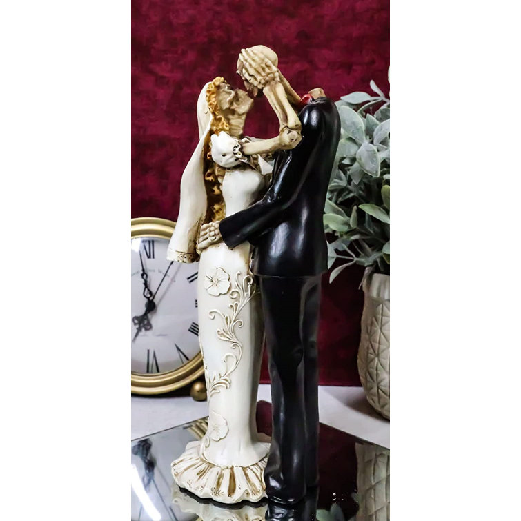 Ebros Day of The Dead Salt & Pepper Shakers Skeleton Couple Bride & Groom Set