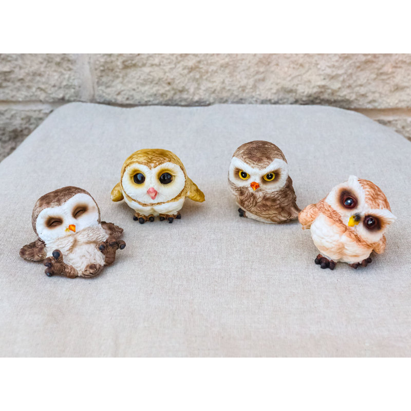 Ensemble de 4 figurines de bébés grands-ducs bruns - Collection d'oiseaux mignons des bois