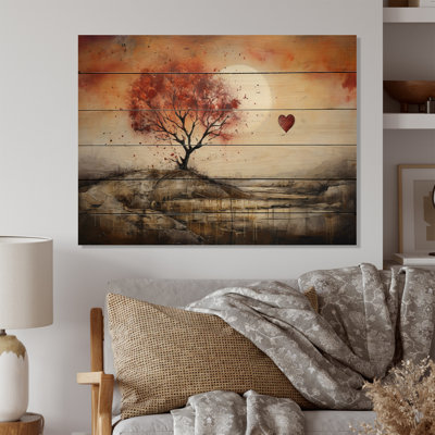 Arbre romantique, fond de cœurs sur fond de bois