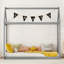 Lit simple en bois, gris