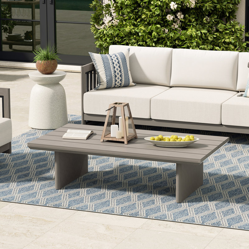 Table basse rectangulaire en aluminium Sereno L 52 pi x P 27,5 po, Plateau gris fumé / base grise