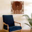 Art contemporain confiant, femme afro-129548974