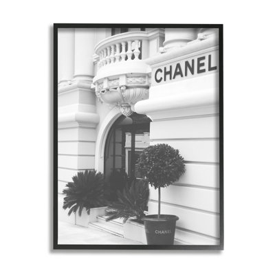 «Black and White High Fashion Store Front» par Daphne Polselli, photographie