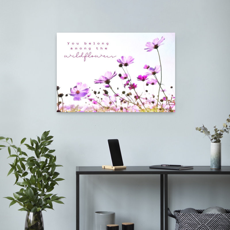 Fleur de printemps parmi les fleurs sauvages, H 16 po x l 24 po
