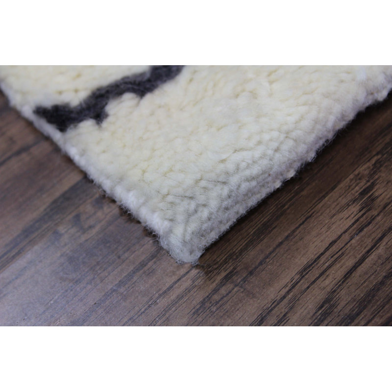 Borkholder Wool Geometric Indoor Rug, Rectangle 5' x 8'