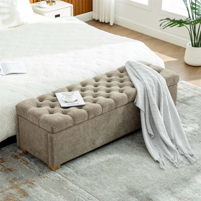 Banc de rangement rembourré en chenille de 60,2 pouces avec couvercle rabattable capitonné, structure en bois robuste, charnières à fermeture en douceur et conception ventilée pour la chambre à coucher ou l'espace de vie.