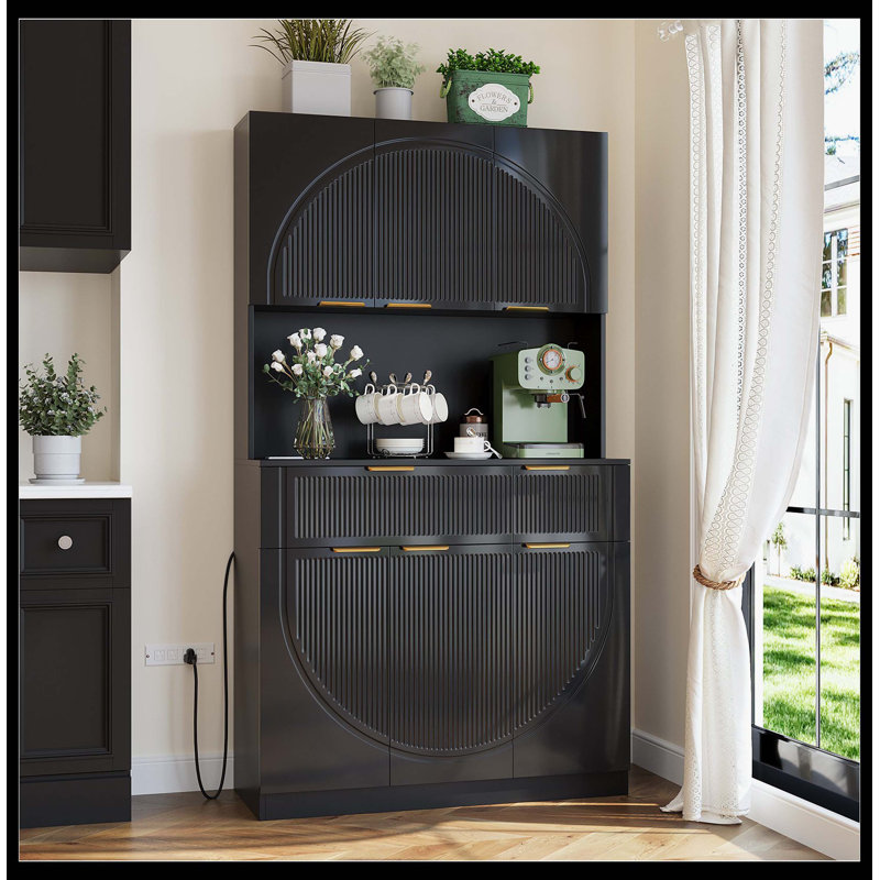 Armoire de rangement pour garde-manger 71 po noire avec tiroirs, portes, support pour micro-ondes et prises de courant pour le salon