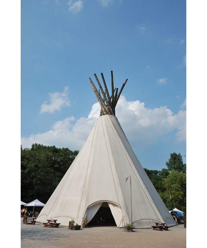 Big Tipi à Dortmund, H 24 po x l 16 po