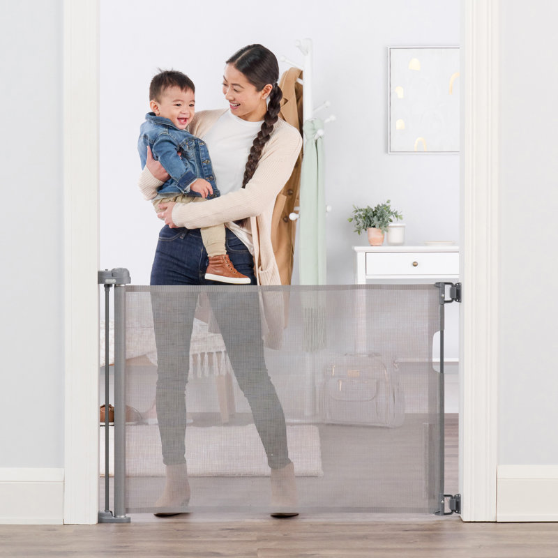 Retractable Mesh gate - Gray