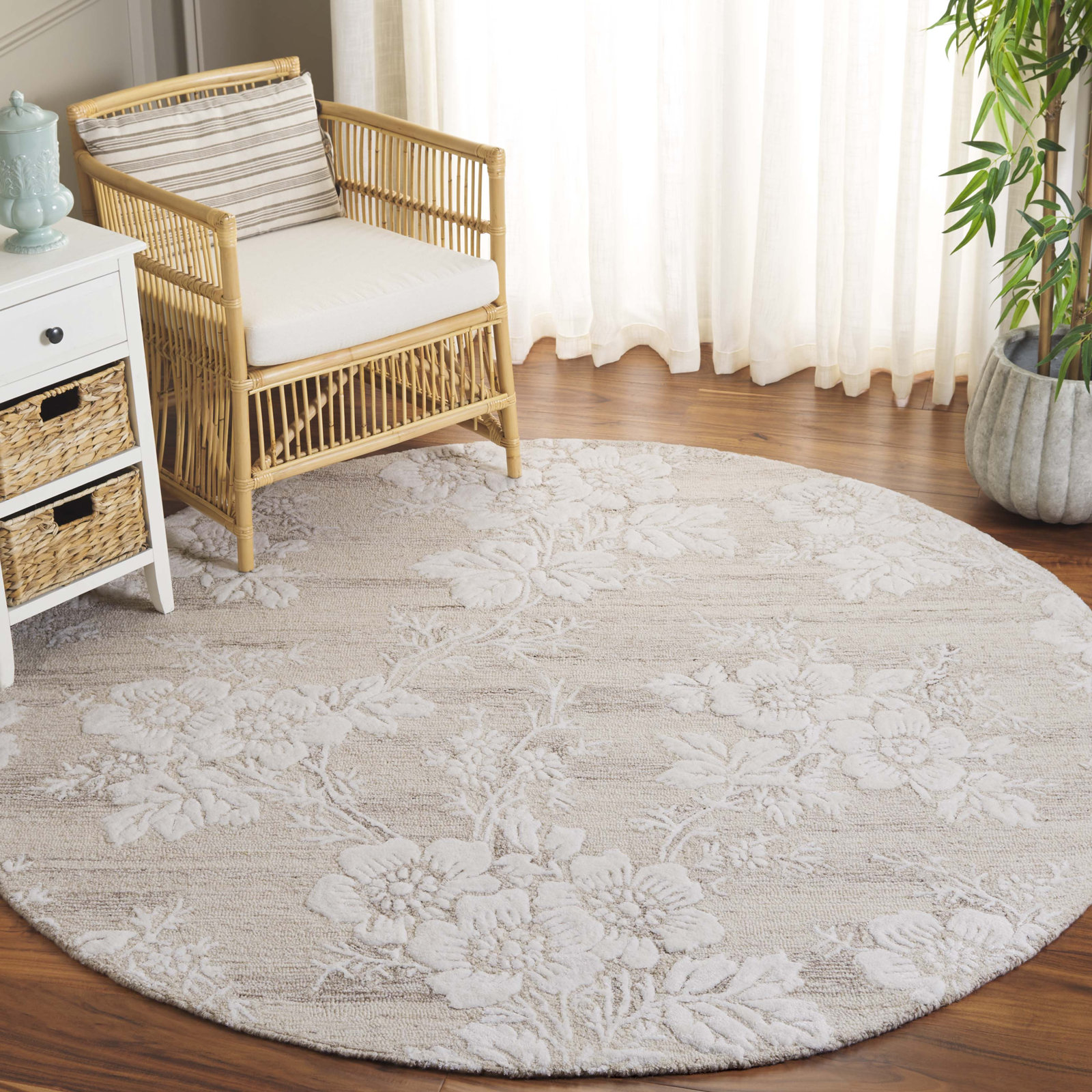 Hand-Tufted Wool Floral Rug, Round 6'