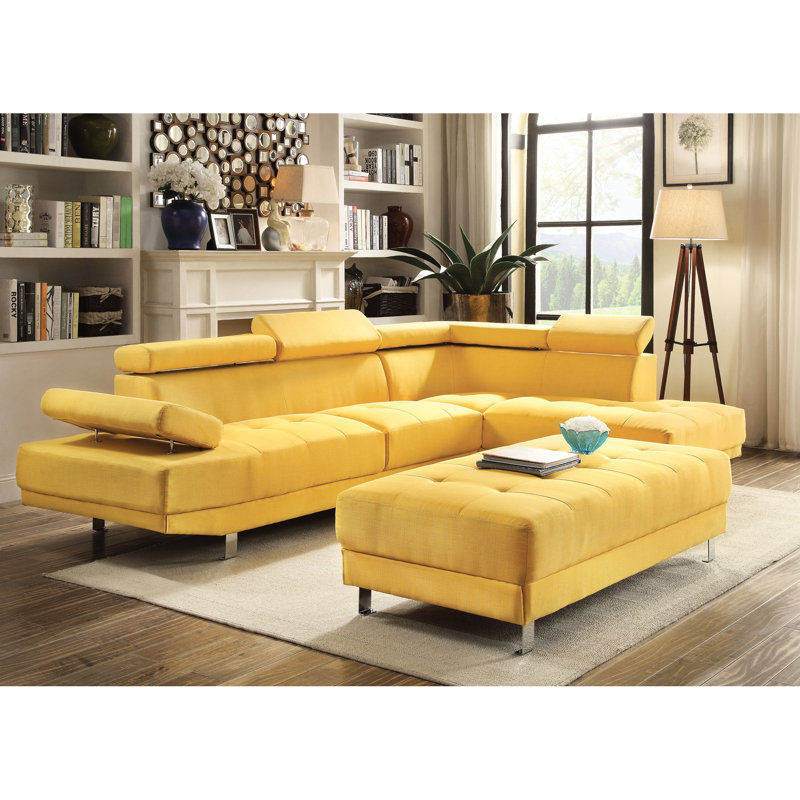Élégant canapé modulaire jaune, méridienne orientée vers la droite et repose-pieds réglable, pieds robustes, coussin contemporain avec méridienne relaxante, repose-pieds, rembourrage en mousse confortable