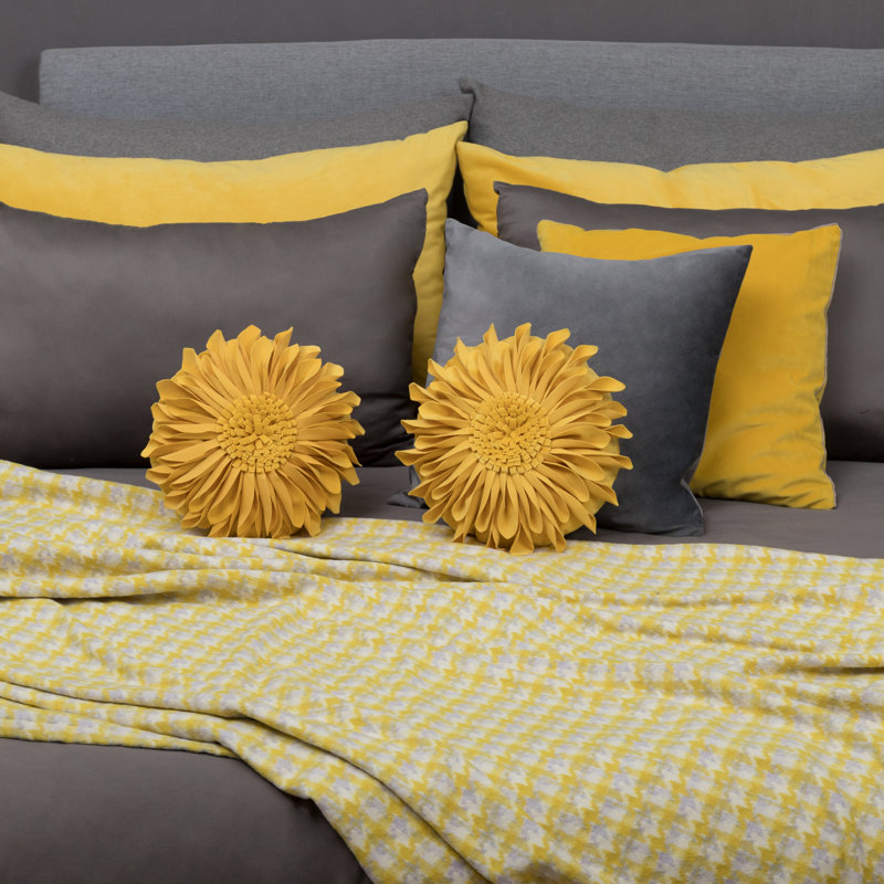 Housse et insert décoratif décoratif 3D Floral, H 12 po x l 12 po, Jaune - velours