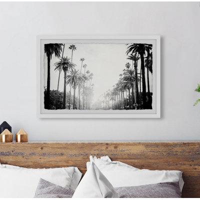« line of palm pins », reproduction de photo sur papier encadrée