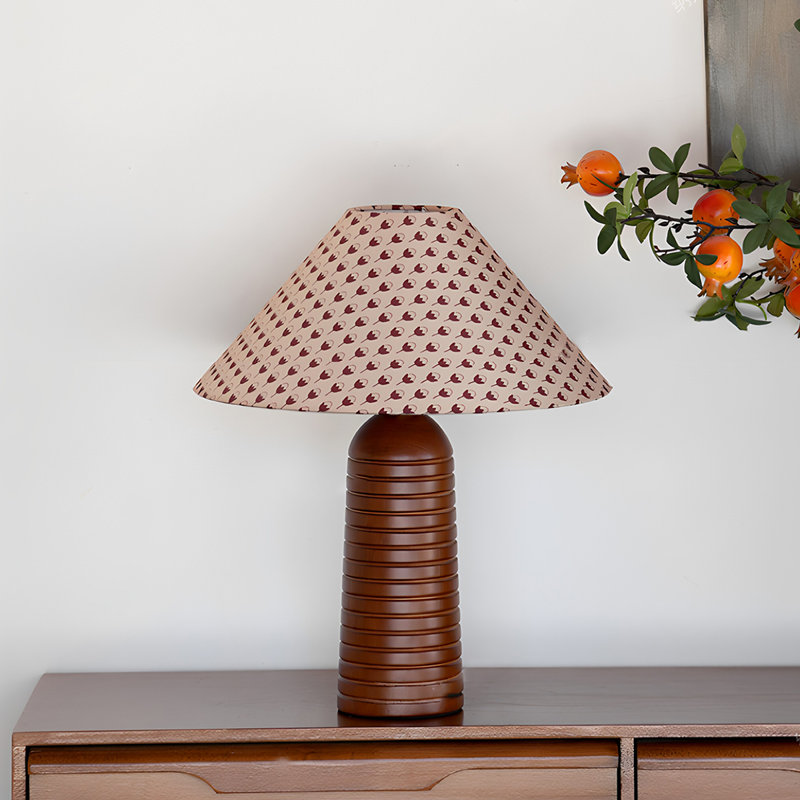 Petite lampe de table moderne en bois massif de couleur noyer avec abat-jour en polyester pour le salon de la chambre à coucher, ampoule incluse