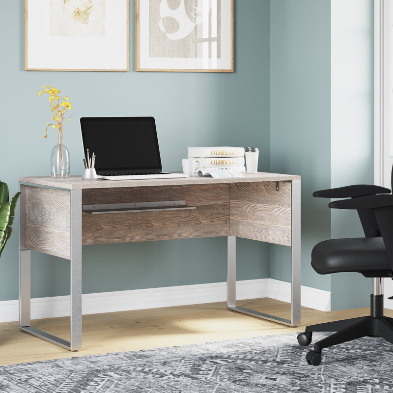 Bureau avec prises intégrées Maysey, H 28,7 po x l 47,2 po x P 23,6 po, Gris / argenté