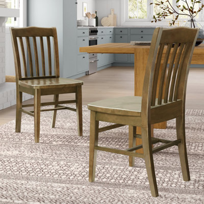 Chaise d'appoint à dossier en lattes de bois massif Fallyn