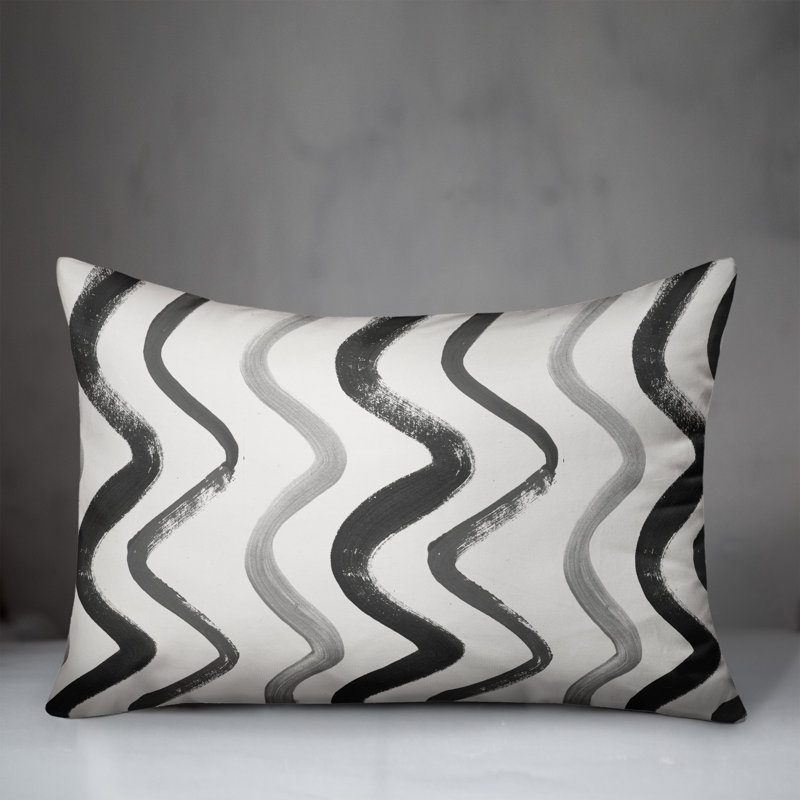 Coussin extérieur bleu et brun Squiggles, H 14 po x l 20 po, Noir / gris