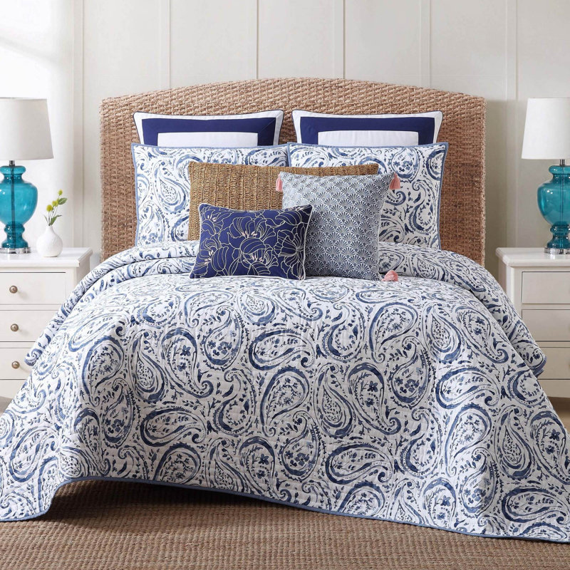 White Cotton Twin Quilt Set with Paisley Print