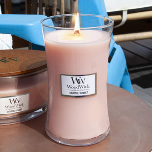 Amber & Musk Crackling Wooden Wick Scented Candle Made With Coconut Wa -  Get a Whiff Co.