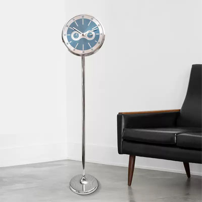 Horloge de plancher minimaliste