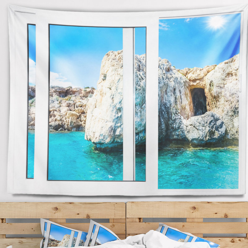 Tapisserie «Seashore Open Window to Rocky Sunny Ocean», H 68 po x l 80 po