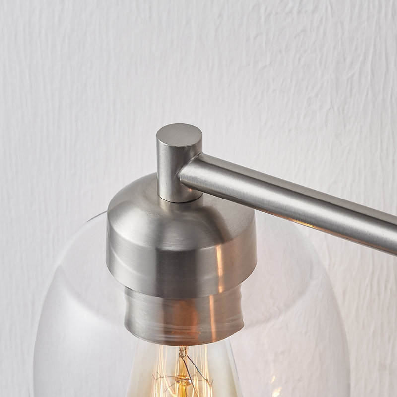 Éclairage de meuble-lavabo à intensité variable avec abat-jour en verre, Nickel brossé, Trois lumières