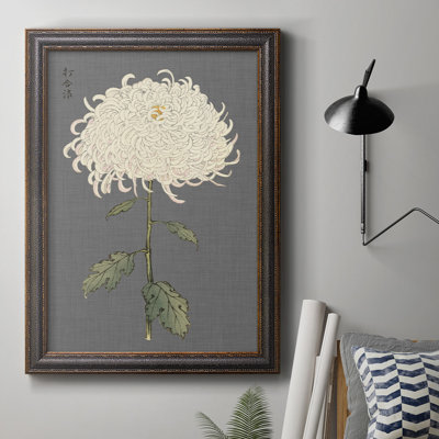 «Dramatic Ivory Mums II», toile encadrée de qualité supérieure - prête à être accrochée