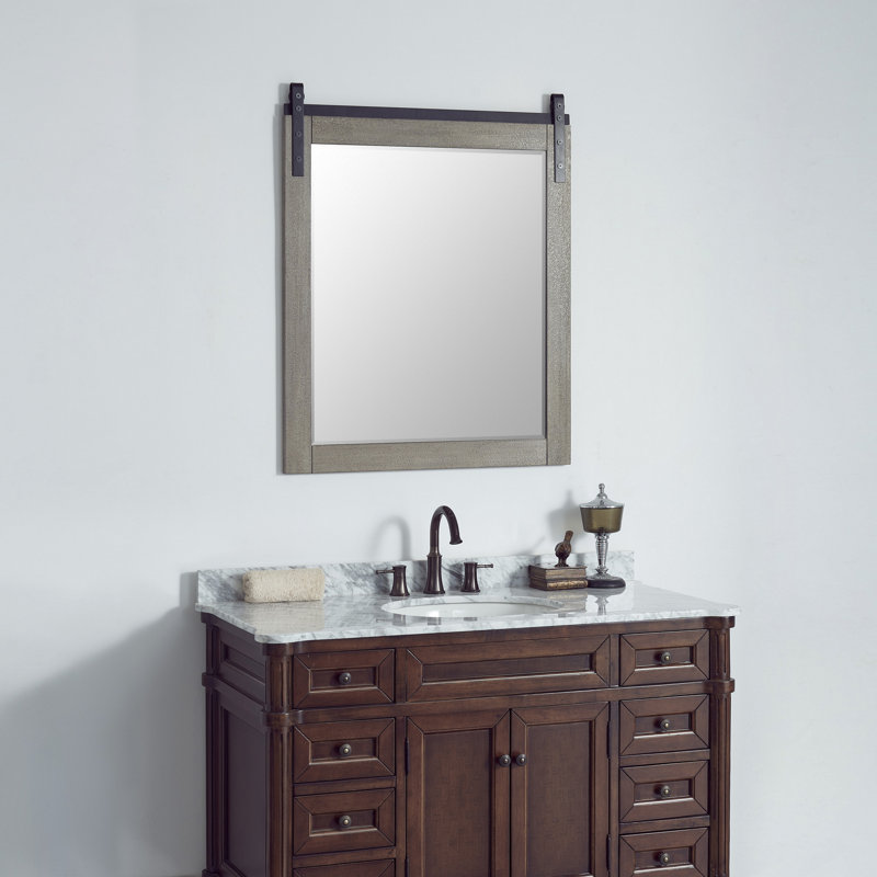 Miroir de salle de bain mural Karamfila, 39,4 po x 31,5 po, Gris classique