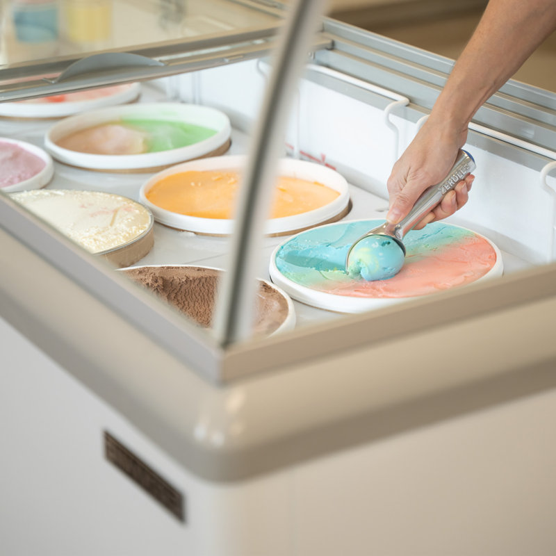 Maxx Cold 16 Cubic Feet Refrigerated Display Case - 70''
