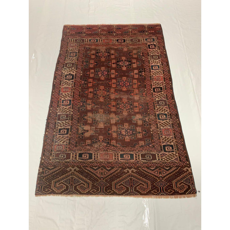 Tapis de style tribal 4 x 7