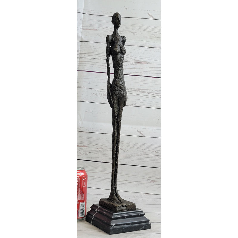 Statue de grande fille debout debout en bronze