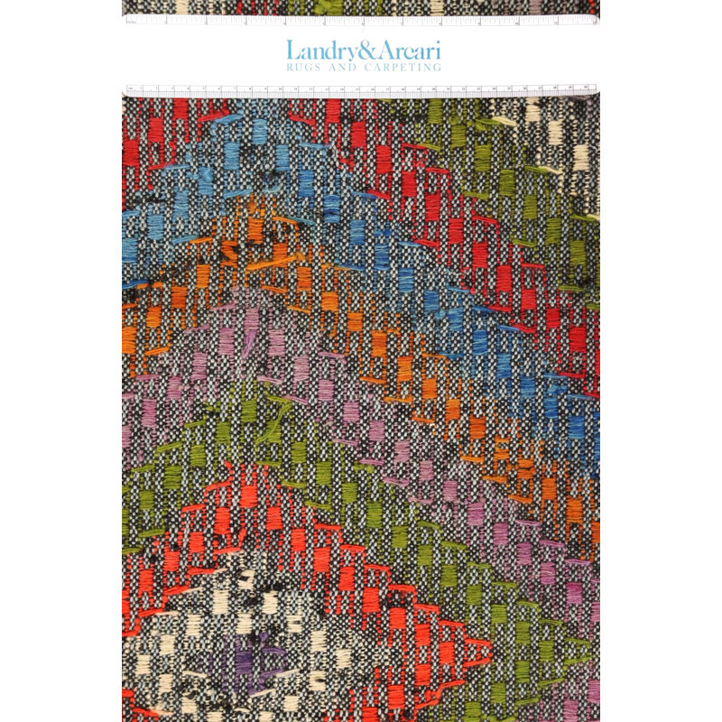 Tapis unique framboise / rouge / vert 6 pi 8 po x 9 pi 4 po Jijim