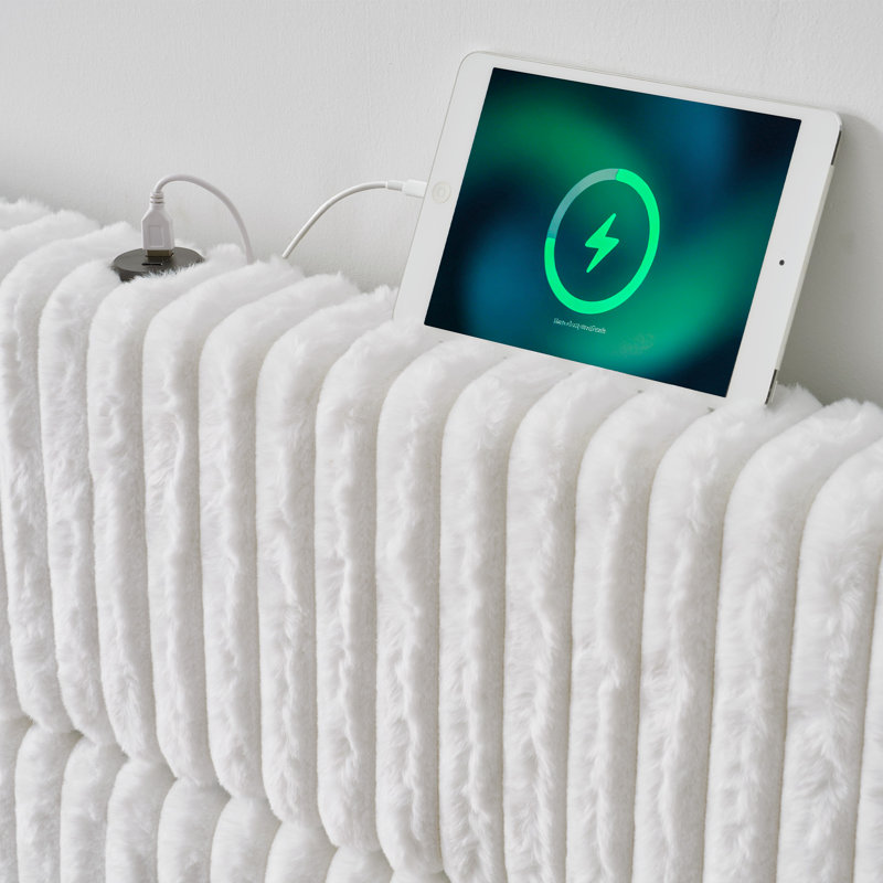 Lit à oreilles Gerasim Queen blanc de 152 cm de haut, en fausse fourrure, avec éclairage DEL et port USB de chargement, Blanc
