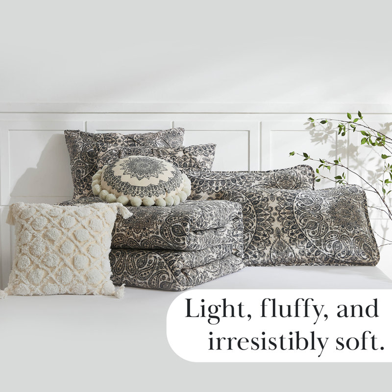 Ashanti Oversized easy care lightweight paisley Quilt Bedding Set by Southshore Fine Linens, Gray Paisley