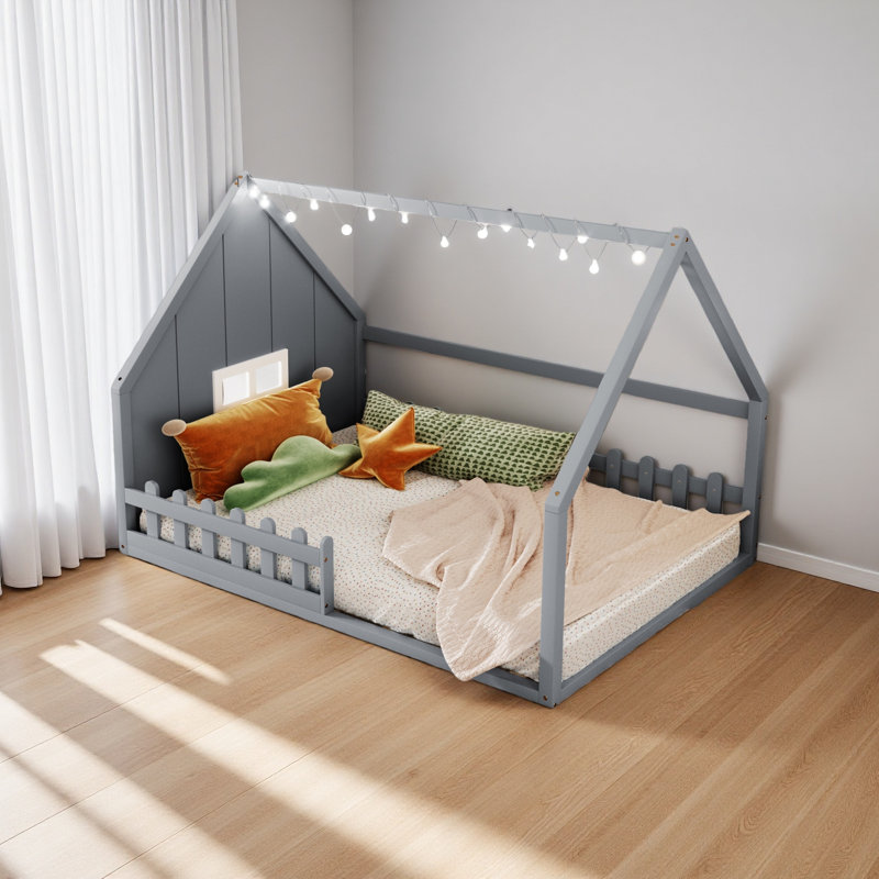 Lit double en bois avec fenêtre et clôture, Gris