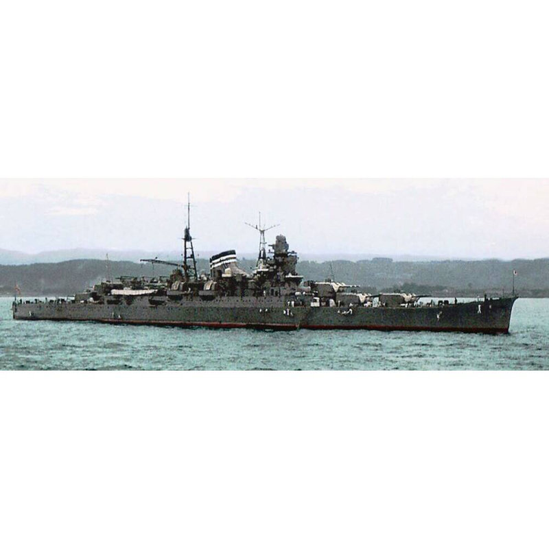 IJN Mikuma Large, H 10 po x l 30 po x P 5 po