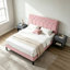 Ensemble de chambre à coucher touffetée avec lit rose et 2 tables de chevet grises, sans sommier tapissier et ensemble de tables de chevet