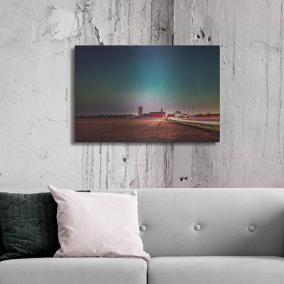 «Red Barn Under Aurora» par Epic Portfolio, art mural en métal