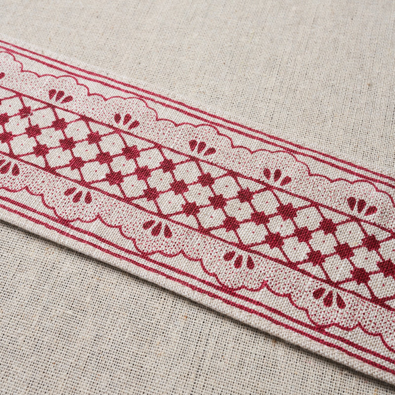 Schumacher x Mary McDonald Davison Scalloped Tape, Crimon/White