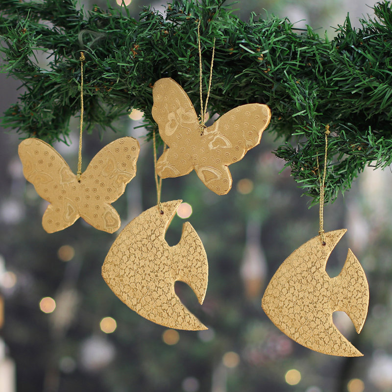 Ornements en relief Novica