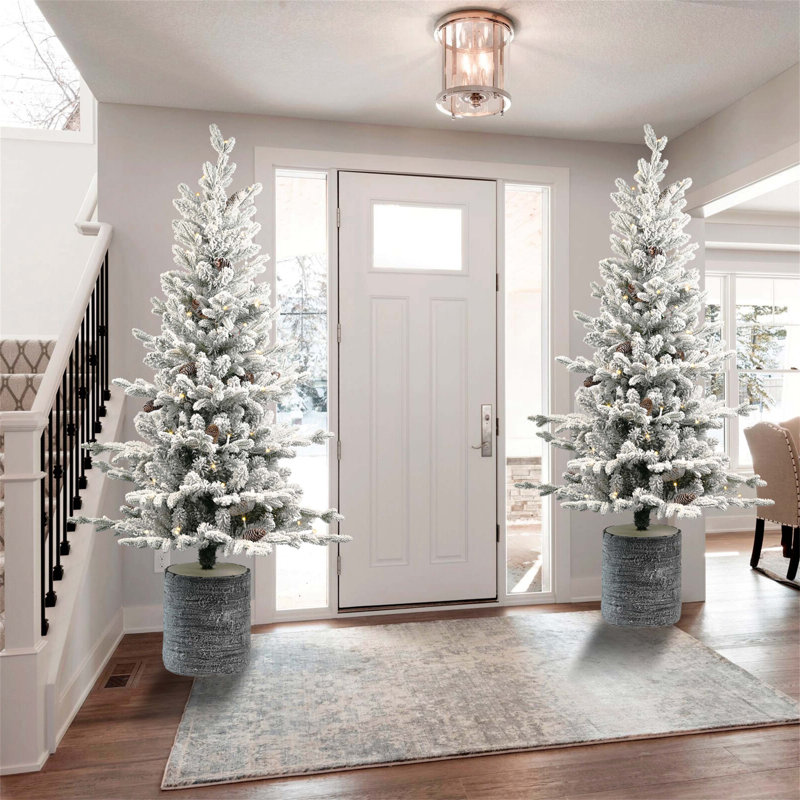 Arbre de Noël floqué avec base de pot, pré-éclairé avec lumières DEL, pointes multiples et pommes de pin, idéal pour la table et la décoration intérieure