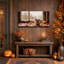 Tasse fumante et feuilles d'automne sur une toile murale pluvieuse d'Halloween-1818687162