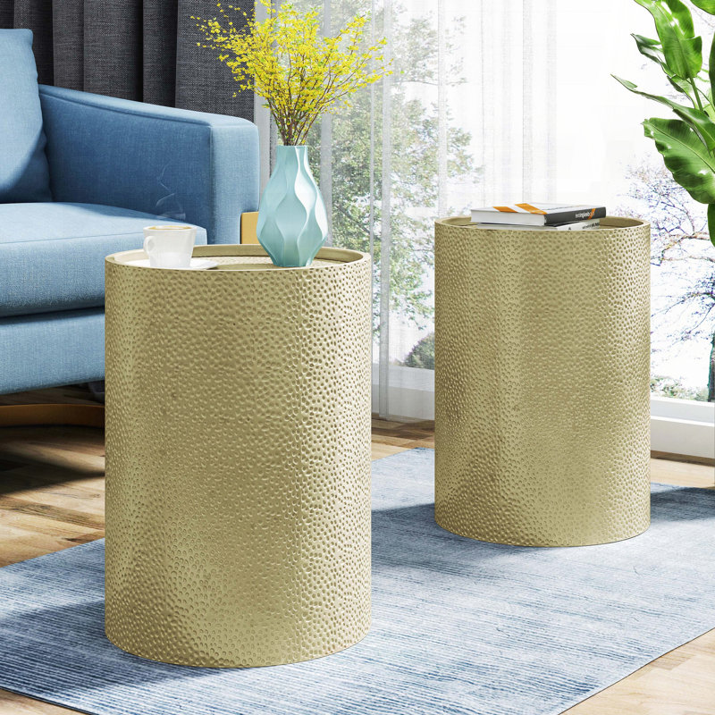 Ensemble de 2 tables d'appoint en métal martelé à silhouette cylindrique