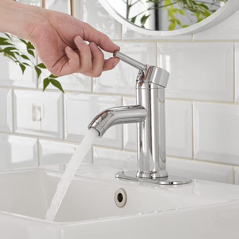 Single-handle Bathroom Faucet with Drain Assembly, Chrome