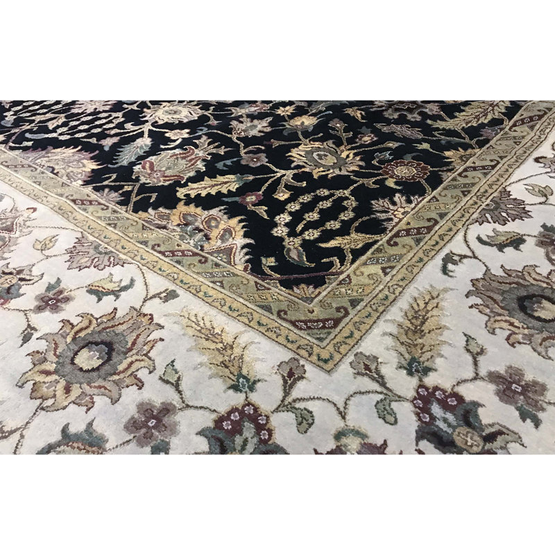 Tapis noir de haute qualité noué à la main