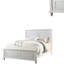 Meuble de chambre blanc très grand, allure contemporaine avec tête de lit percutante, lit très grand en contreplaqué, cadre fascinant-149451239