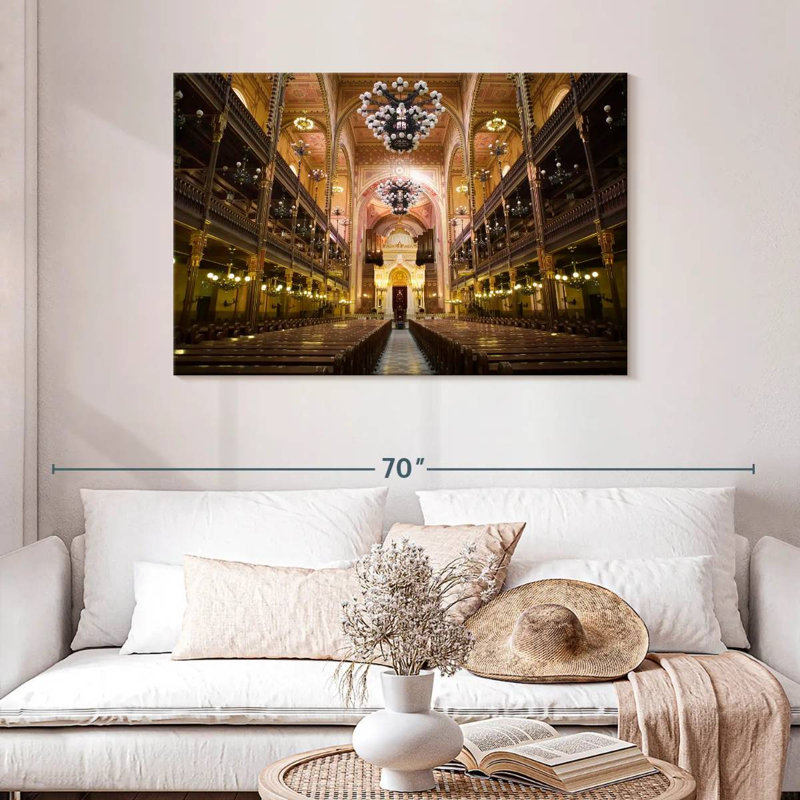 Intérieur de la grande synagogue Nicci, H 30 po x l 45 po