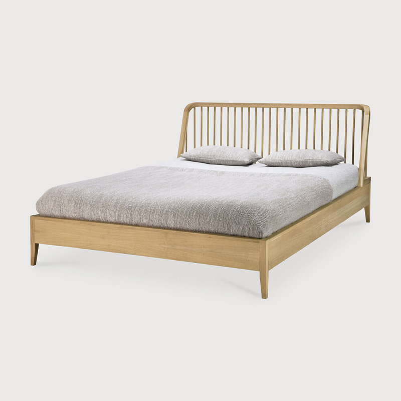 Spindle Solid Wood Bed, Queen, Oak