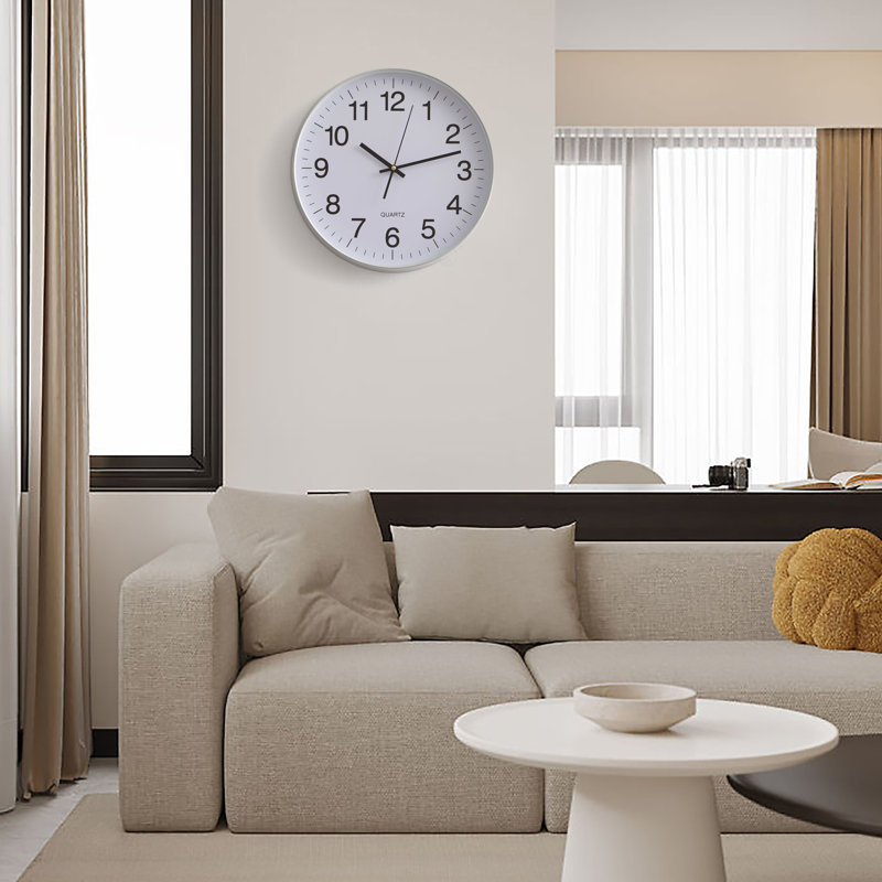 Horloge analogique 14 po Ebern Designs, Argent argent